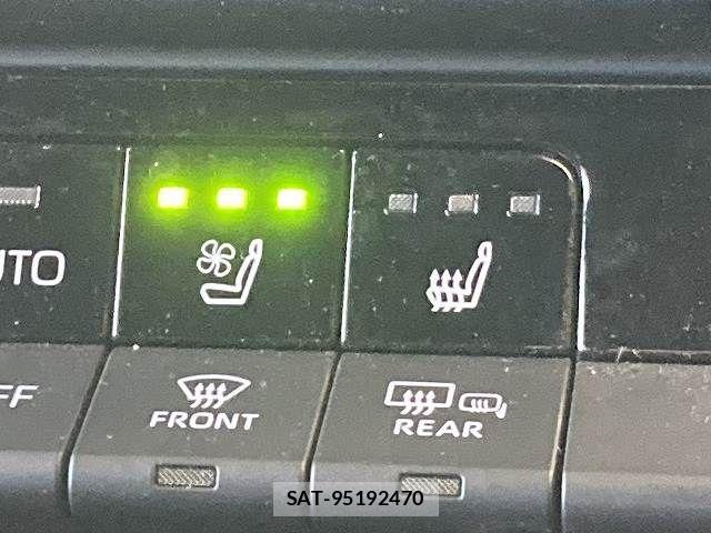 Toyota Crown Sports 2023-12 7357343-6