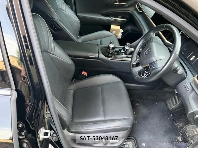 Toyota Crown Sports 2024-10 7357344-13