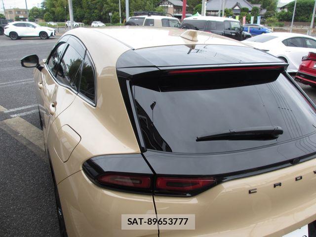Toyota Crown Sports 2023-12 7391750-11