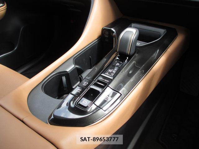 Toyota Crown Sports 2023-12 7391750-23