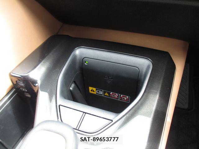 Toyota Crown Sports 2023-12 7391750-24