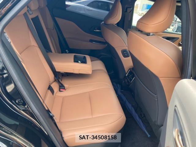 Toyota Crown Sports 2023-12 7453703-13