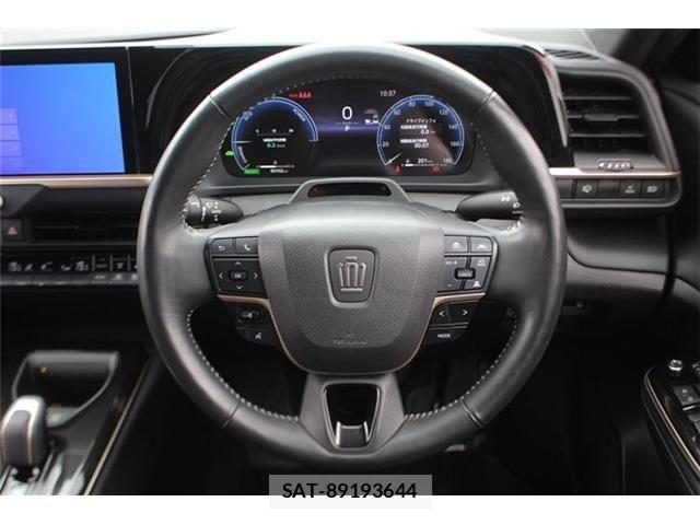 Toyota Crown Sports 2024-01 7500086-25