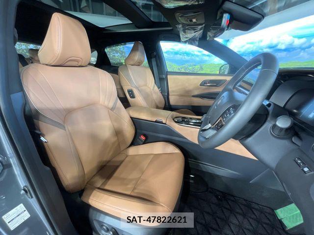 Toyota Crown Sports 2024-11 7500077-7