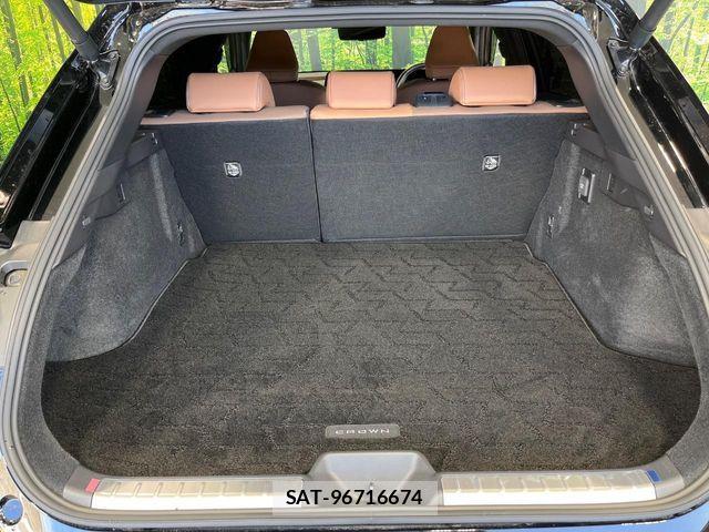 Toyota Crown Sports 2024-09 7500078-9
