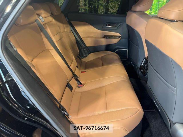 Toyota Crown Sports 2024-09 7500078-8