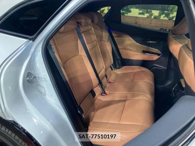 Toyota Crown Sports 2024-02 7500083-9