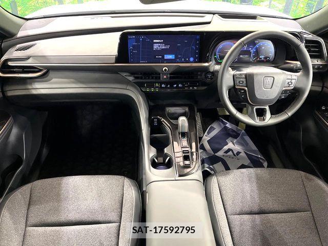 Toyota Crown Sports 2025-12 7500085-1
