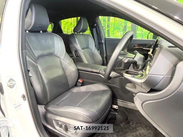 Toyota Crown Sports 2024-10 7500082-7