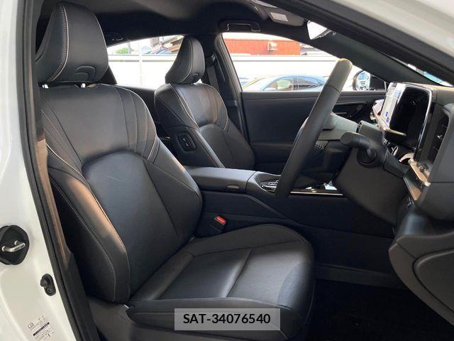Toyota Crown Sports 2025-05 7508445-10