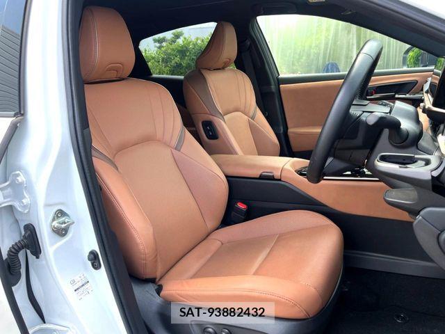 Toyota Crown Sports 2024-12 7500076-11