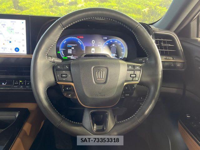 Toyota Crown Sports 2023-12 7500084-10