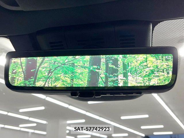 Toyota Crown Sports 2023-11 7561987-5
