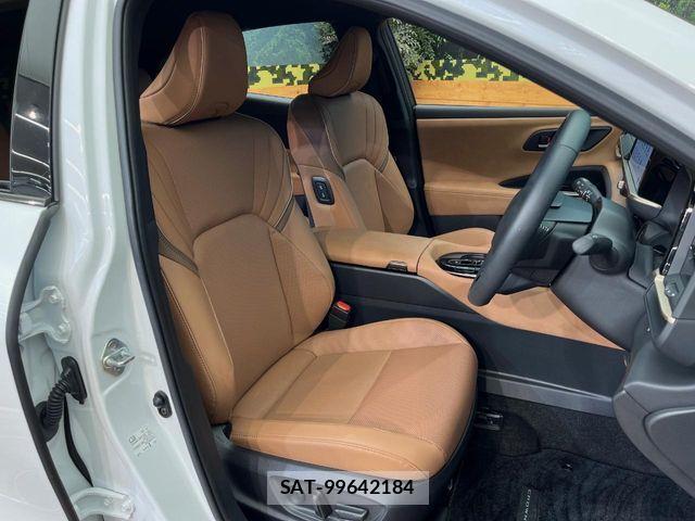 Toyota Crown Sports 2024-07 7615889-7