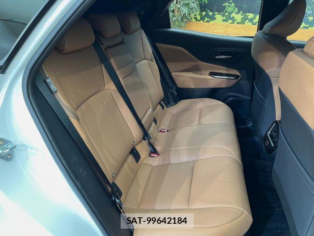 Toyota Crown Sports 2024-07 7615889-8