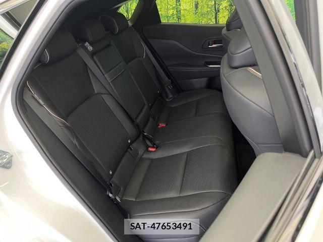 Toyota Crown Sports 2024-02 7615878-9