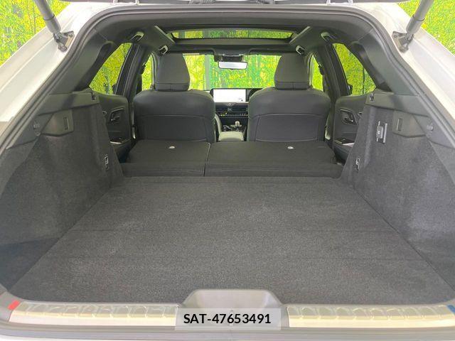 Toyota Crown Sports 2024-02 7615878-10