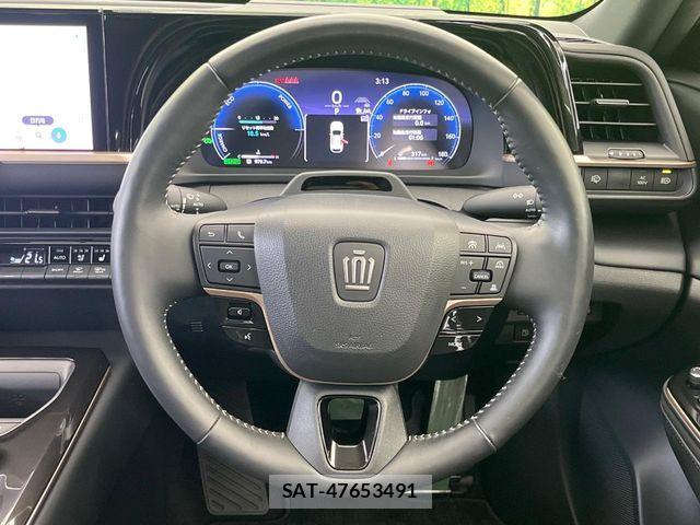 Toyota Crown Sports 2024-02 7615878-11