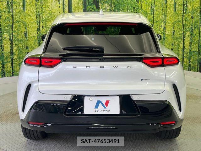 Toyota Crown Sports 2024-02 7615878-15