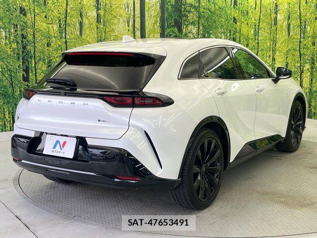 Toyota Crown Sports 2024-02 7615878-17