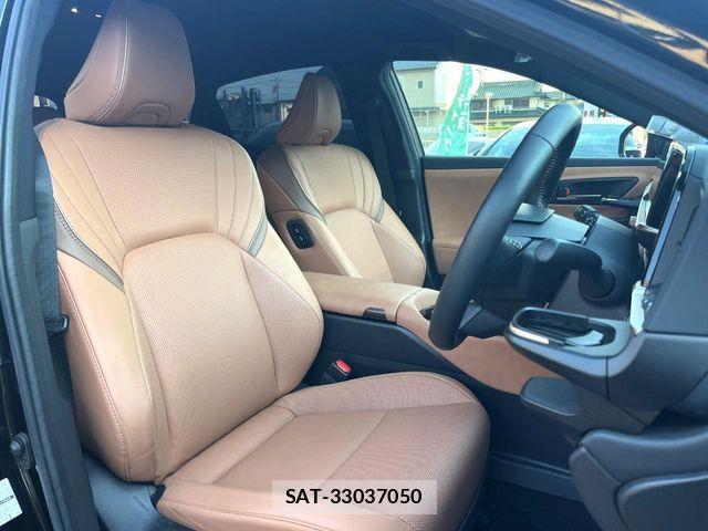 Toyota Crown Sports 2024-04 7615885-7