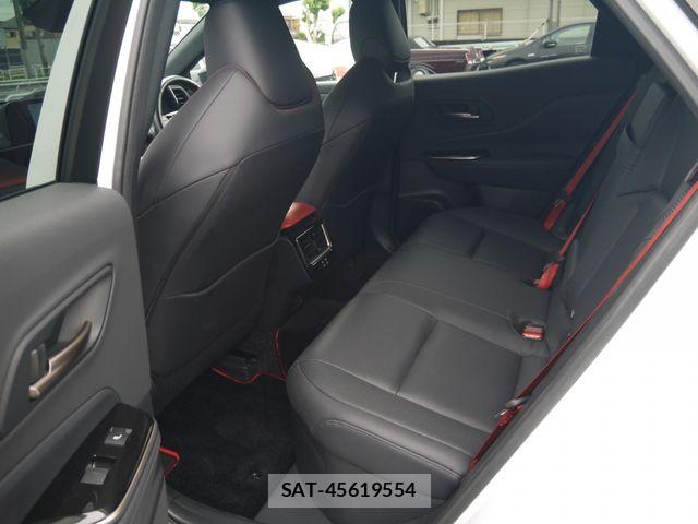 Toyota Crown Sports 2024-04 7615880-5