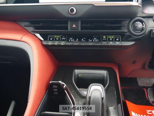 Toyota Crown Sports 2024-04 7615880-7