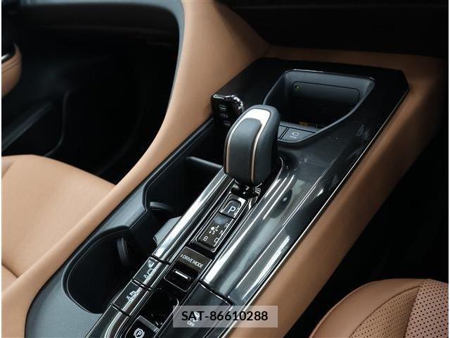 Toyota Crown Sports 2026-02 7722267-10