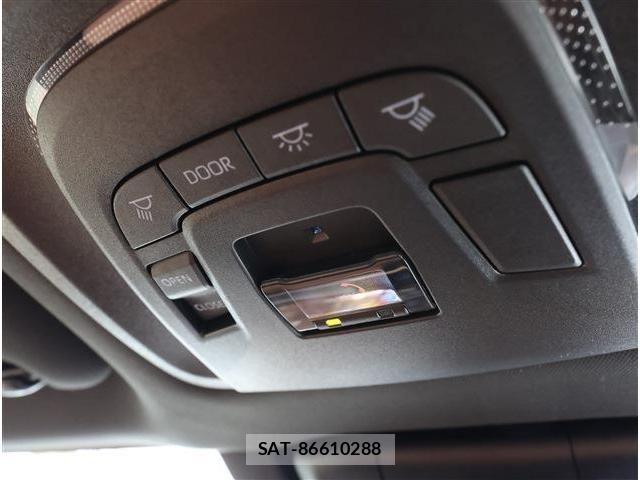 Toyota Crown Sports 2026-02 7722267-27