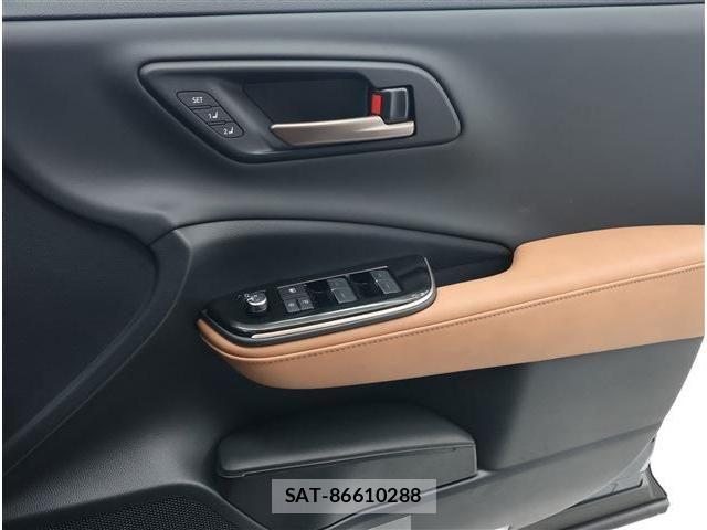 Toyota Crown Sports 2026-02 7722267-6