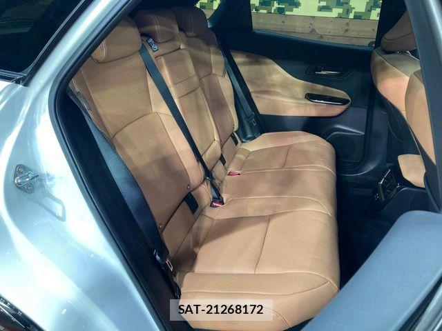 Toyota Crown Sports 2025-01 7783914-8