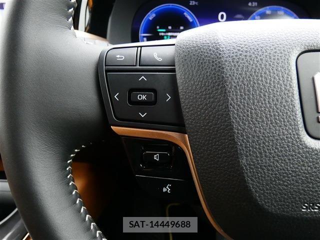 Toyota Crown Sports 2024-08 7783904-12