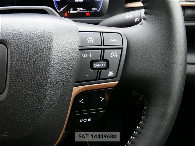 Toyota Crown Sports 2024-08 7783904-13