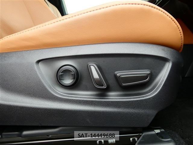 Toyota Crown Sports 2024-08 7783904-26