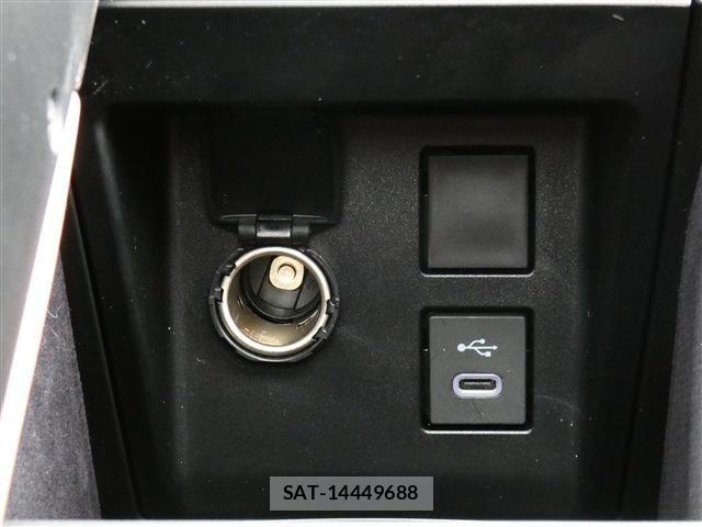 Toyota Crown Sports 2024-08 7783904-28