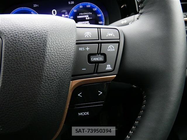 Toyota Crown Sports 2025-08 7783917-12