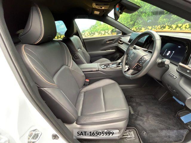 Toyota Crown Sports 2024-04 7783896-7