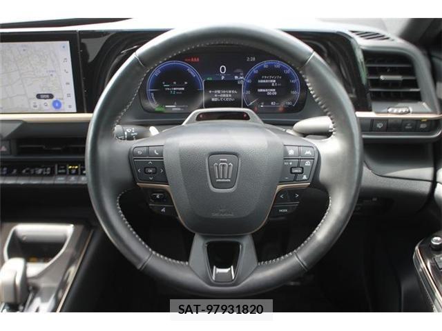 Toyota Crown Sports 2024-04 7783895-23