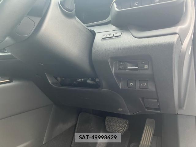 Toyota Crown Sports 2024-04 7875935-13