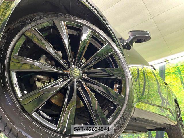 Toyota Crown Sports 2024-02 7961058-12