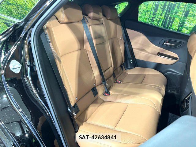 Toyota Crown Sports 2024-02 7961058-8