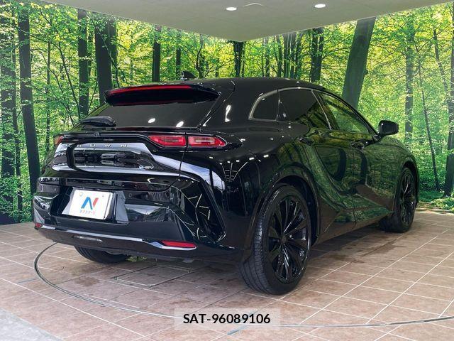 Toyota Crown Sports 2023-12 7978913-16