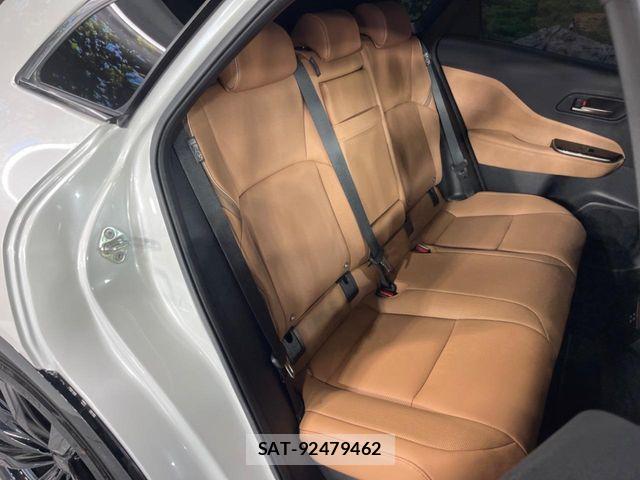 Toyota Crown Sports 2024-01 7978911-10