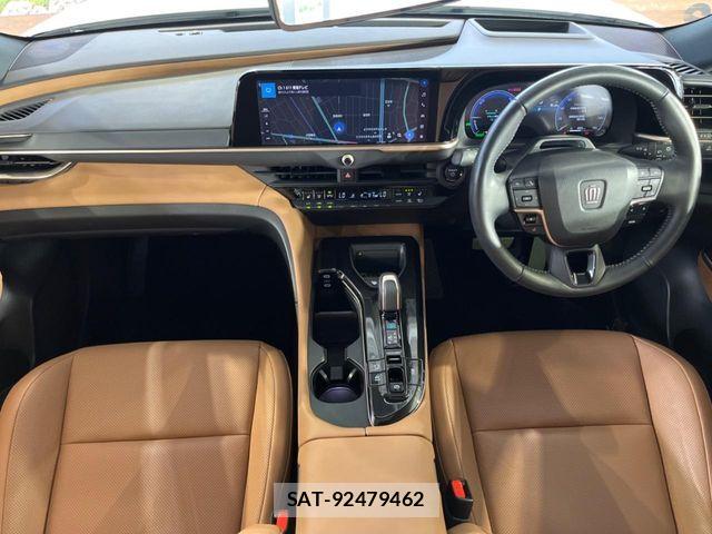 Toyota Crown Sports 2024-01 7978911-2