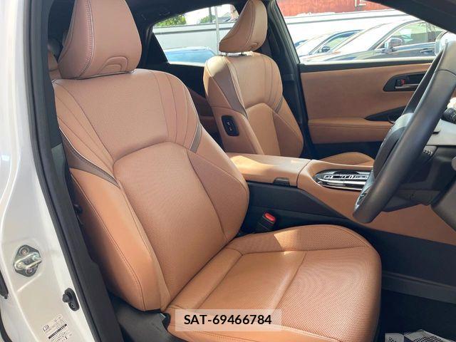 Toyota Crown Sports 2024-06 7978912-9