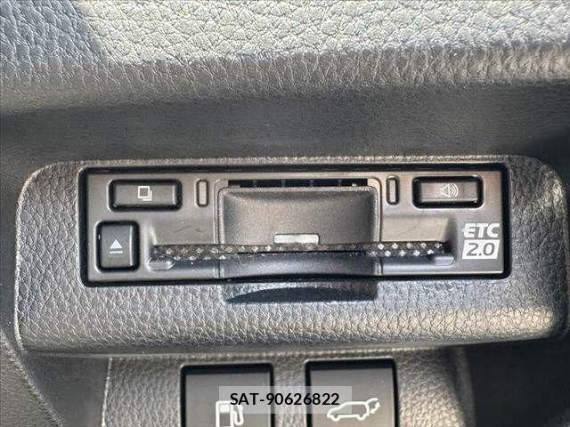 Toyota Crown Sports 2024-09 8035089-25