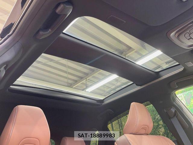 Toyota Crown Sports 2024-10 8035084-6