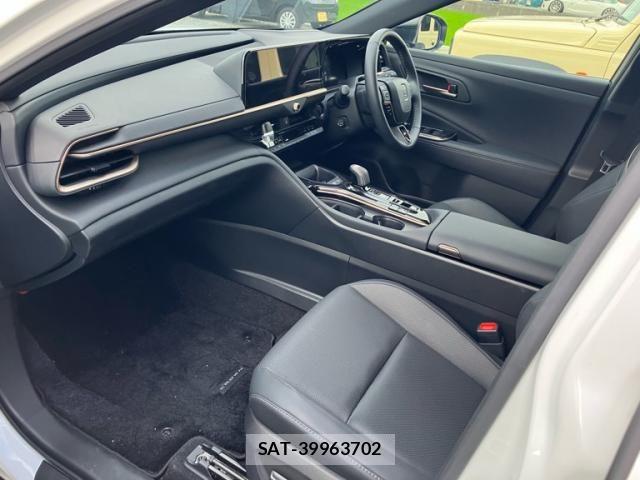 Toyota Crown Sports 2024-10 8035090-9