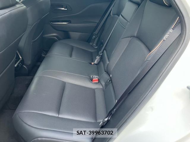 Toyota Crown Sports 2024-10 8035090-10