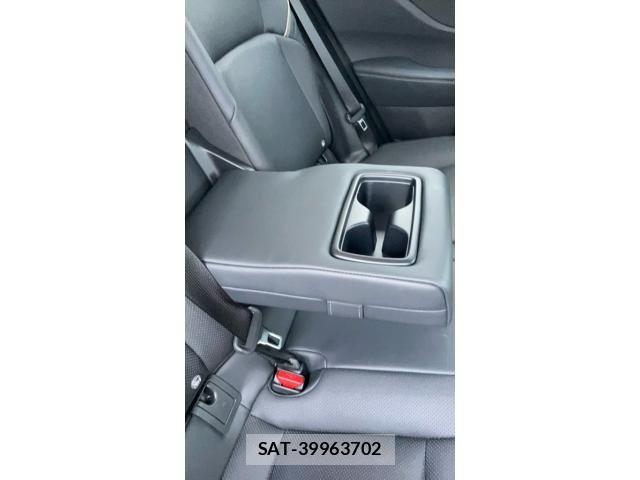 Toyota Crown Sports 2024-10 8035090-27